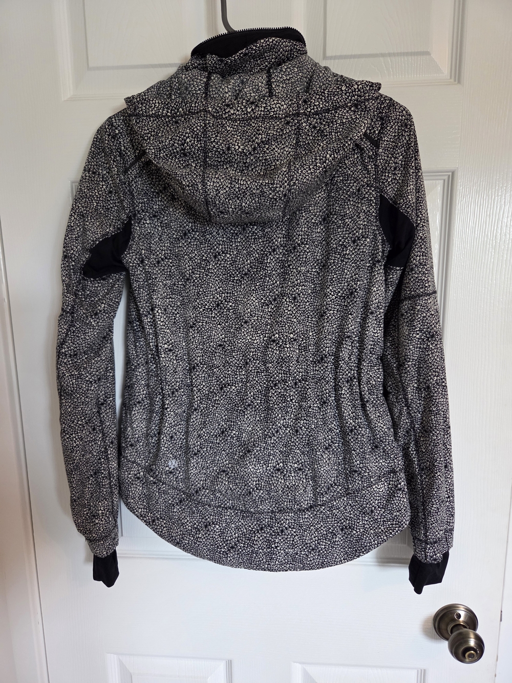 lululemon Black and White Speckled Floral Hooded Jacket Size Small - Picture 2 of 6